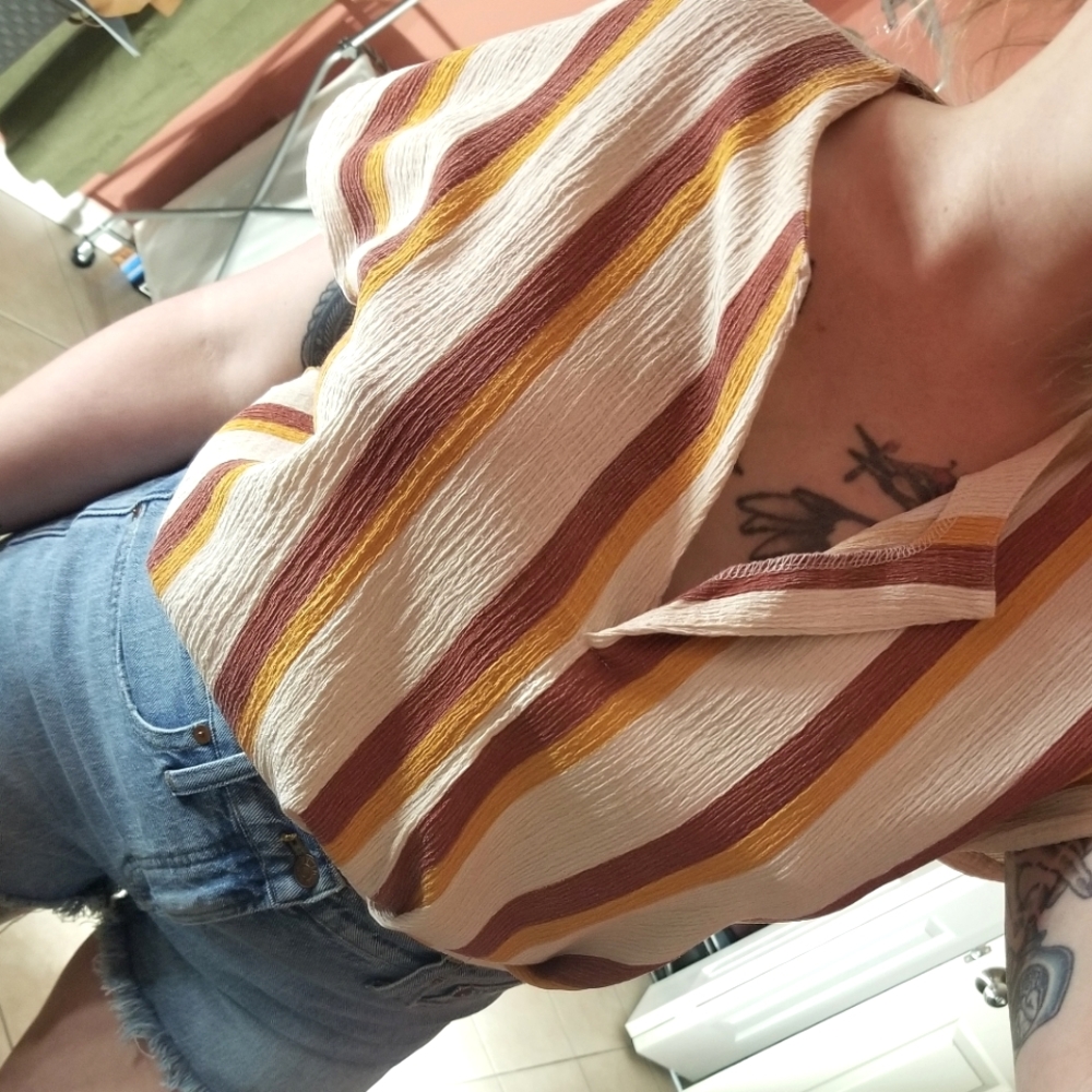 Zara Trafaluc Garnet & Gold Crop Top - sz. S